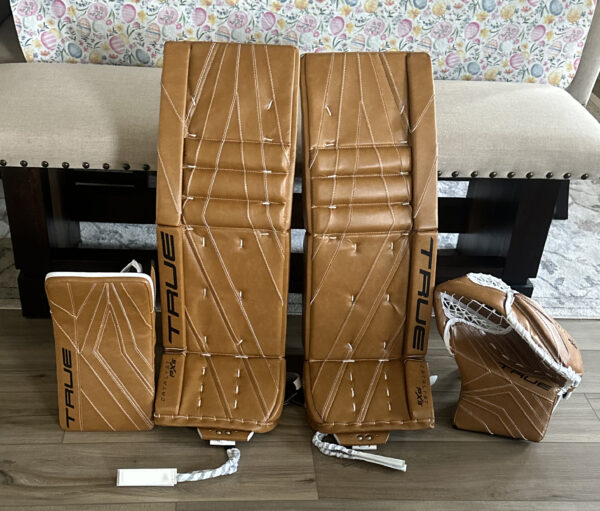 Retro Custom Goalie Mask - Image 8